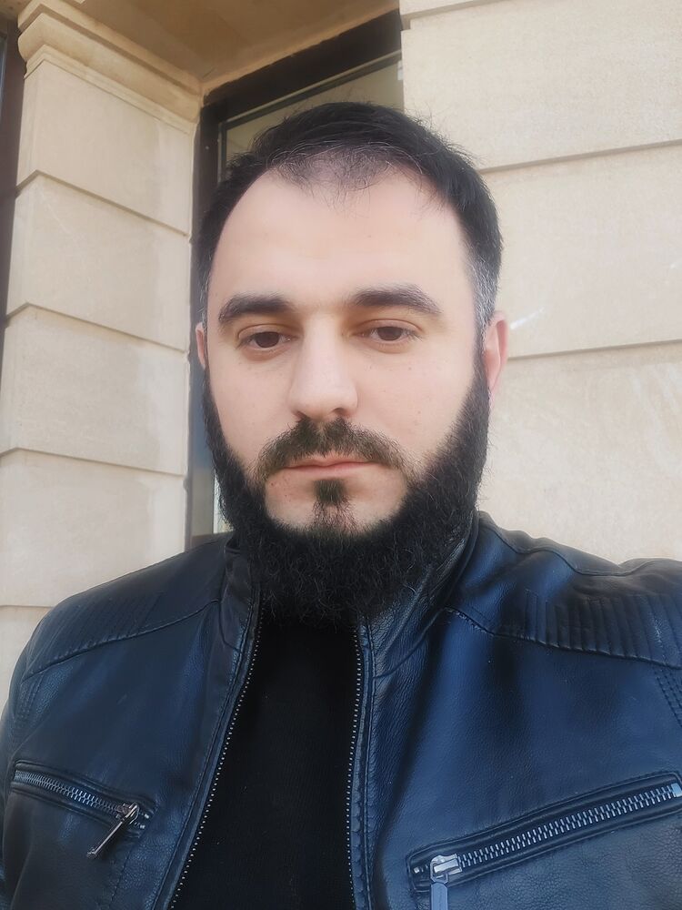  31692162  Mikail, 38 ,    