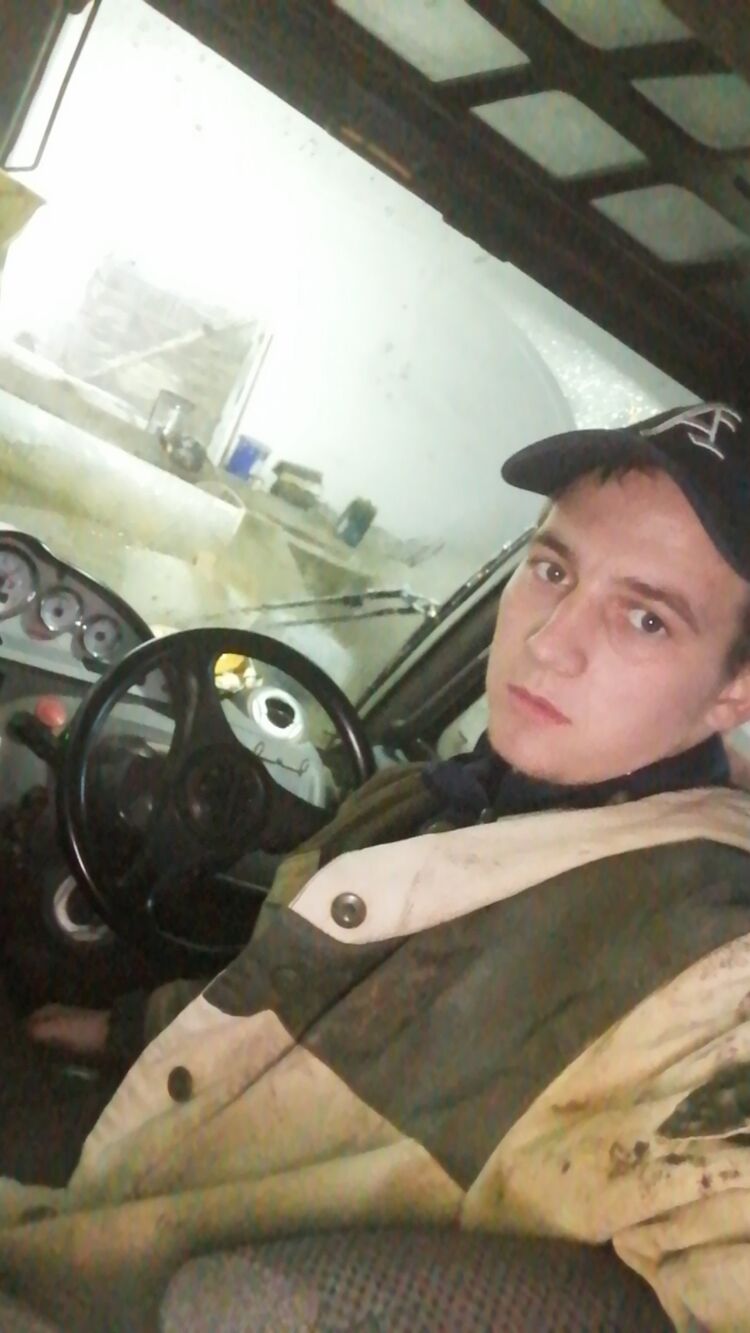  40627582  , 25 ,    