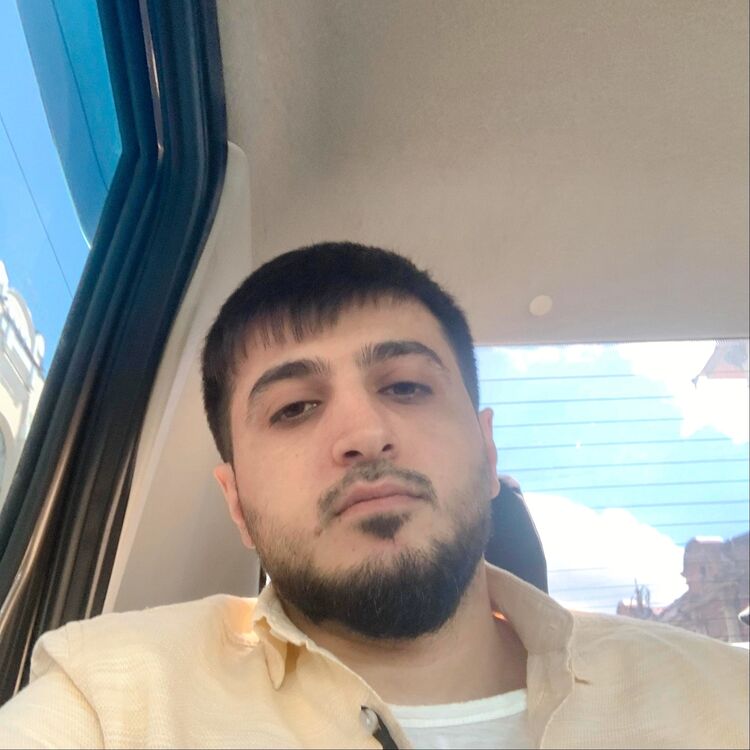  42478742  Arkadi, 31 ,    