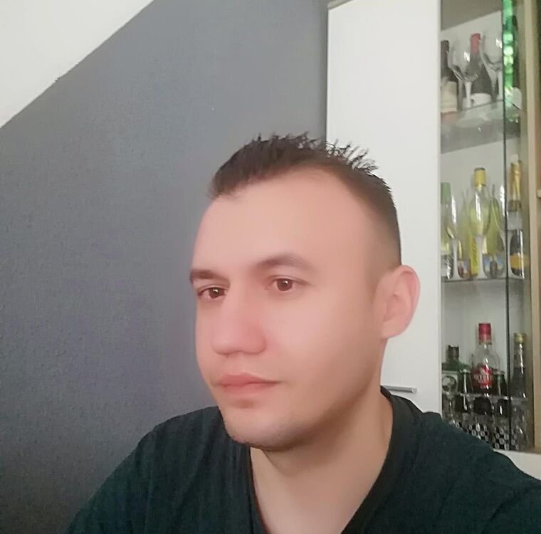 ,   Jovica, 32 ,   ,   , c 