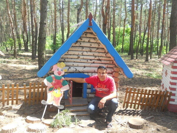  15718502  Oleg, 53 ,    