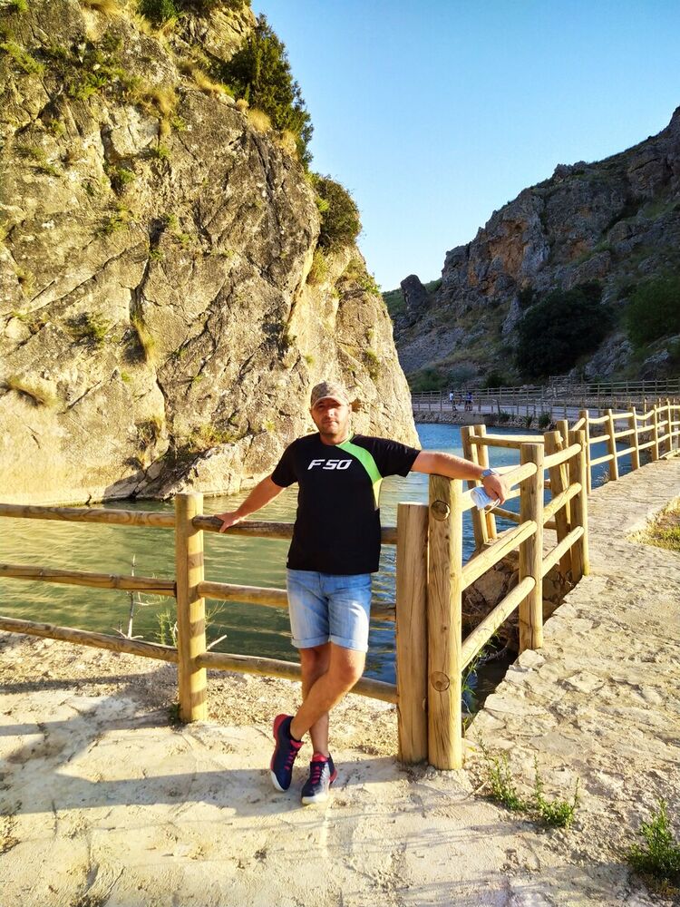  Bansko,   Sami, 41 ,   ,   , c 