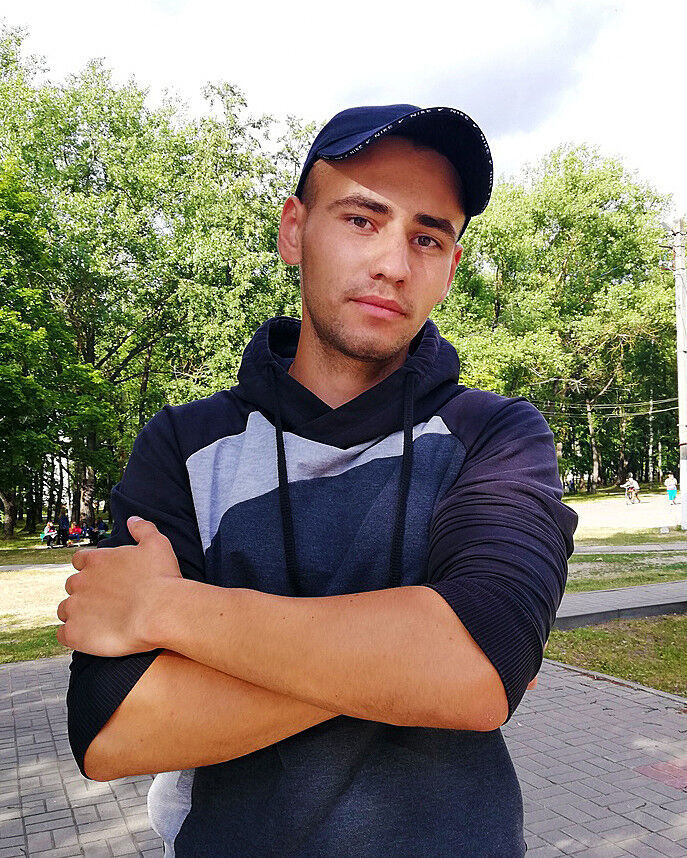  18377222  Artem, 25 ,    