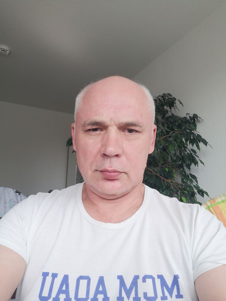  46104722  , 56 ,    