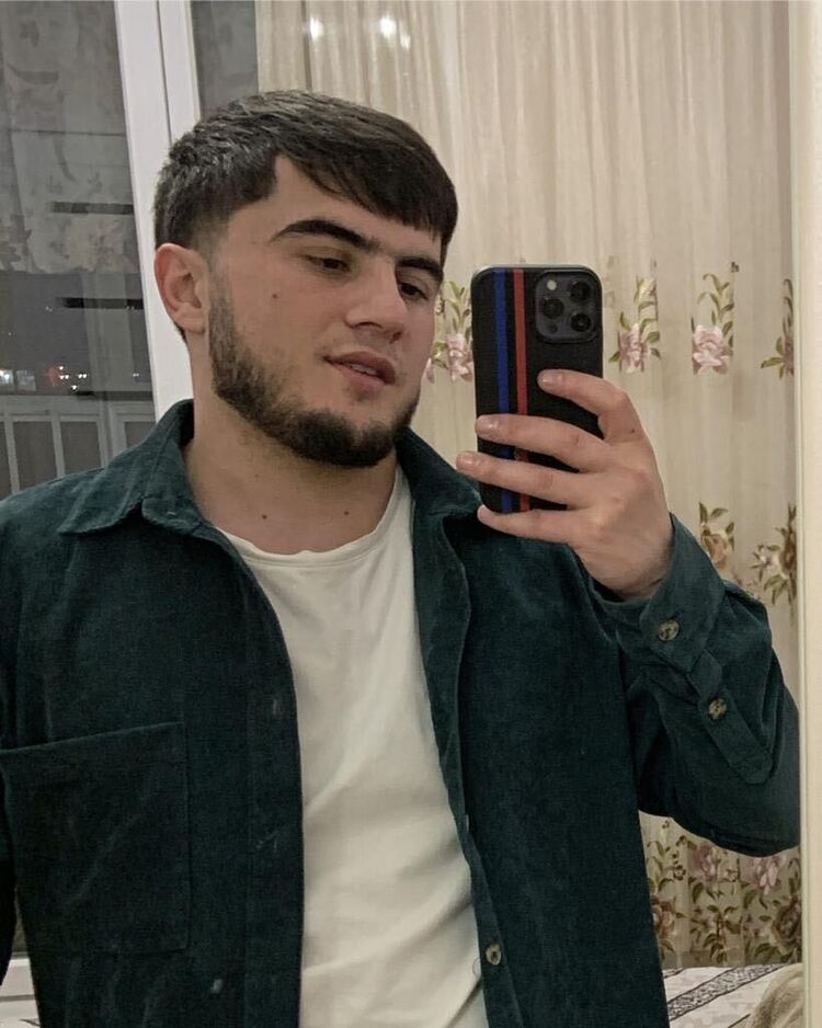  43144472  , 27 ,    