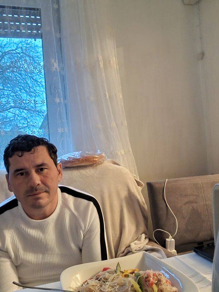  43382782  Dima, 35 ,    Benthuizen