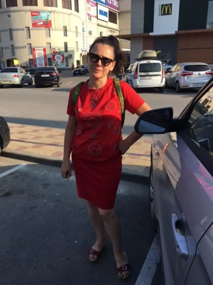 45399742  Elena, 59 ,    