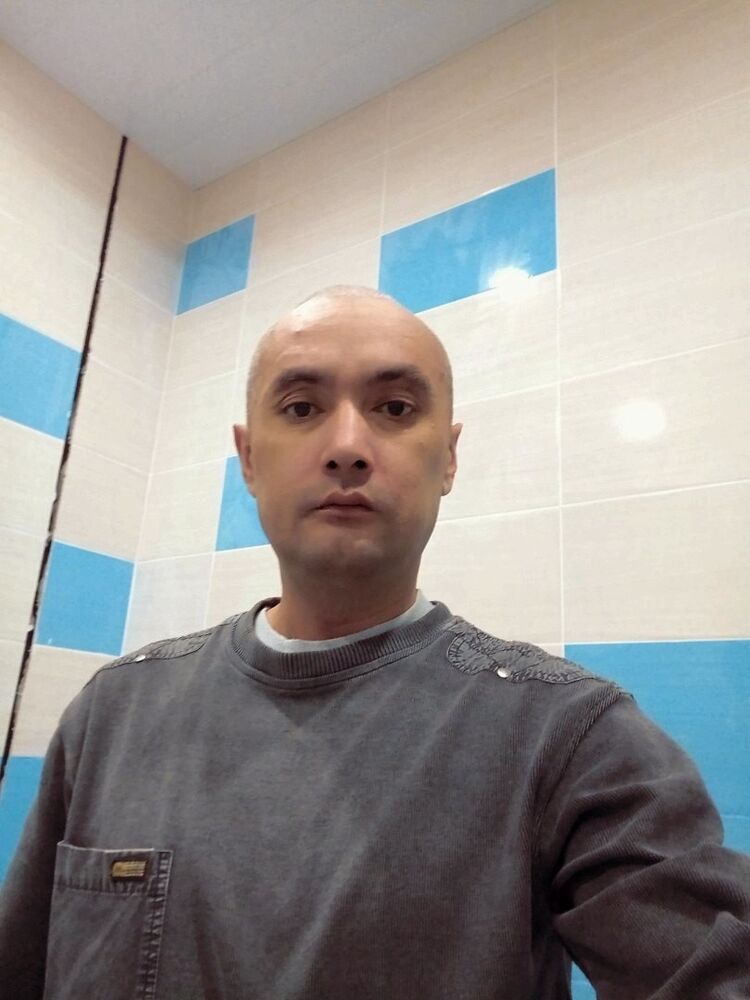  ,   Emil, 43 ,     , c 