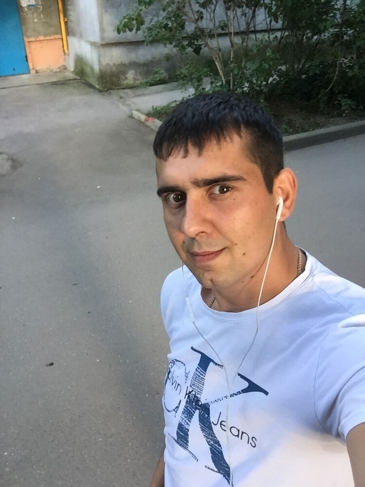  21667982  , 37 ,    
