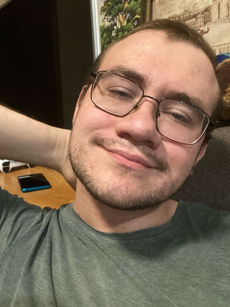  48136702  , 23 ,    -