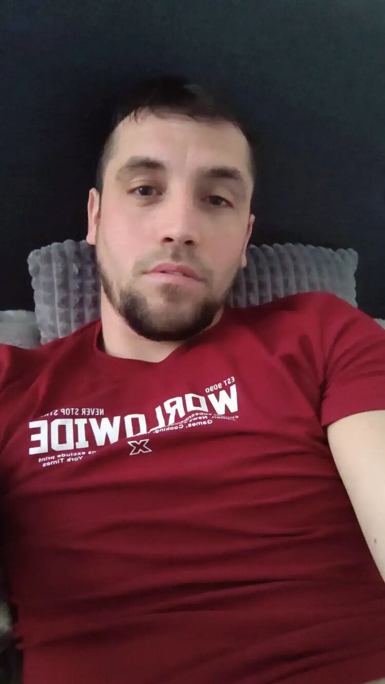  ,   Ghenadii, 32 ,   , c 