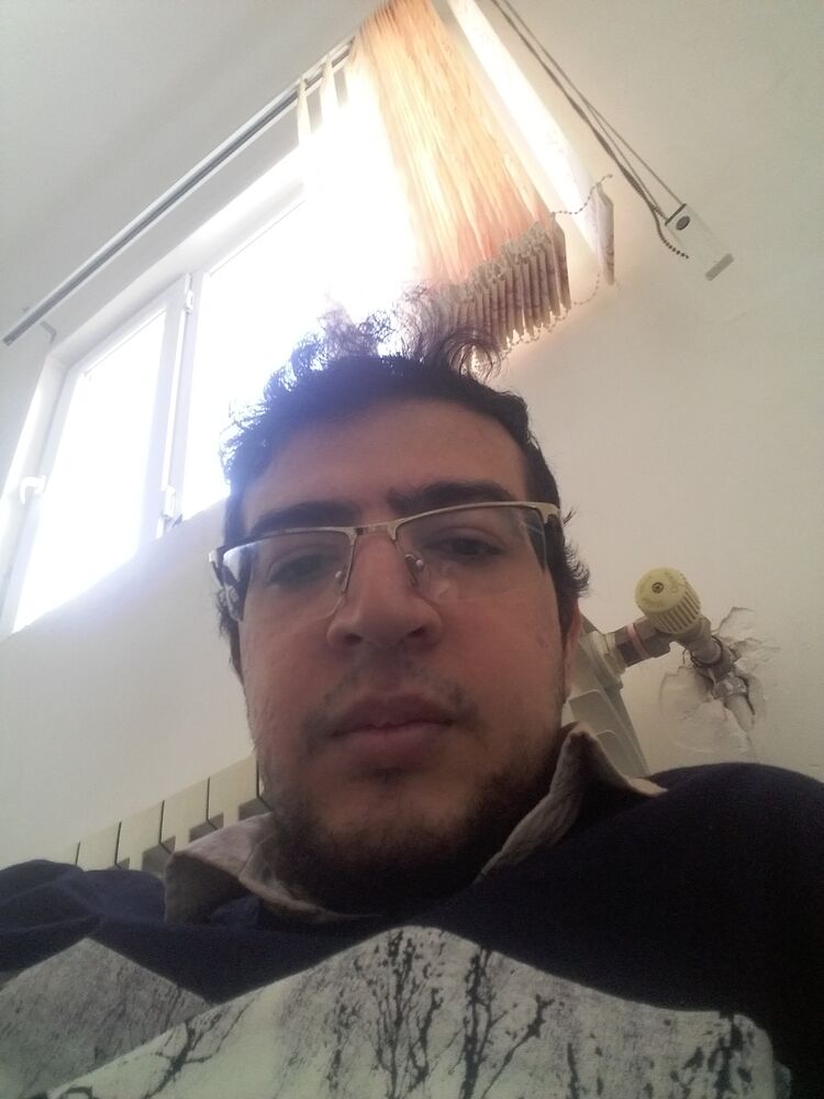  47074832  Reza, 30 ,    Lisbon