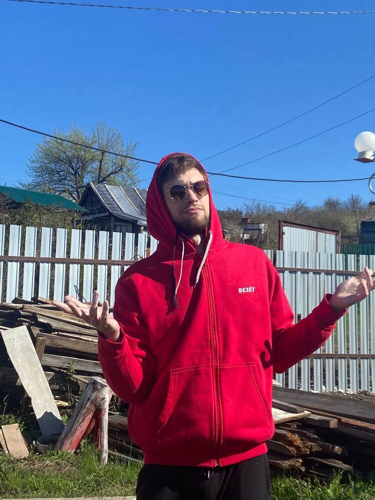  ,   Mikhail, 27 ,   ,   , c , 