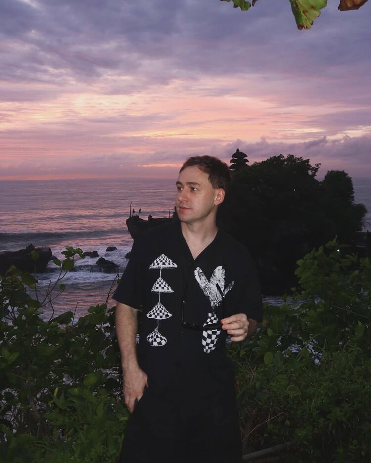  54534282  , 33 ,    -