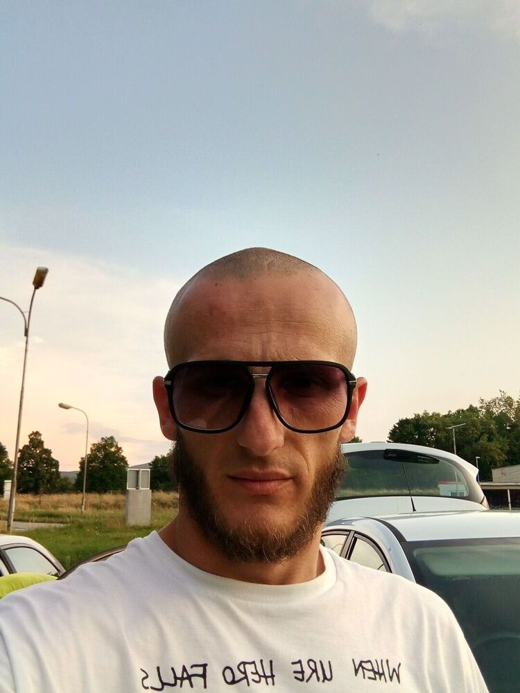  38254722  Mykola, 36 ,    