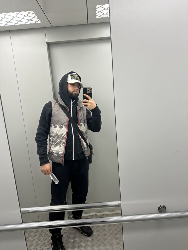  -,   Ali, 22 ,     , c 