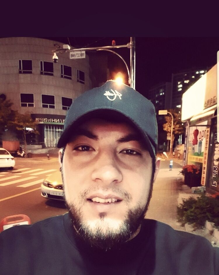  18759702  Quattro, 32 ,    