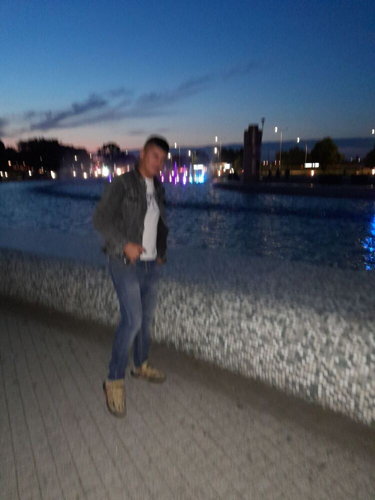  ,   Farahmand, 32 ,   ,   
