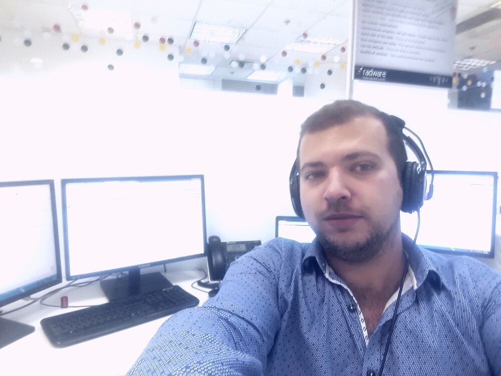  9349982  Andrey, 32 ,    