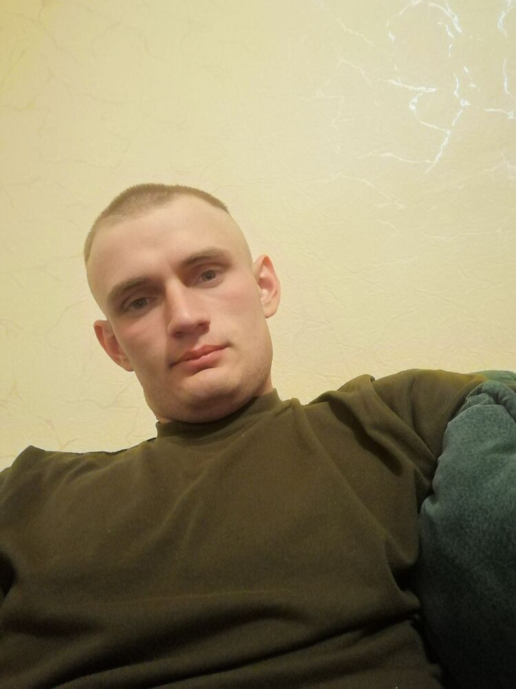  34275092  Alexander, 23 ,    