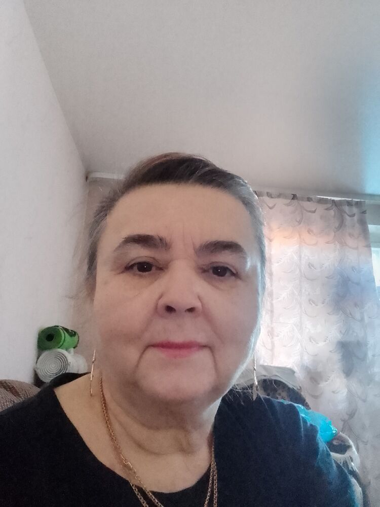  49347992  Nina, 68 ,    