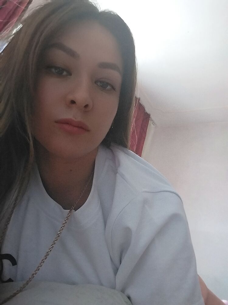  47084812  Sara, 32 ,    