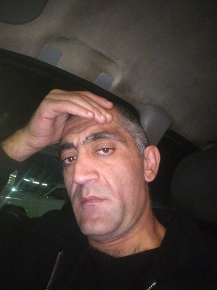  ,   Armen, 35 ,   ,   