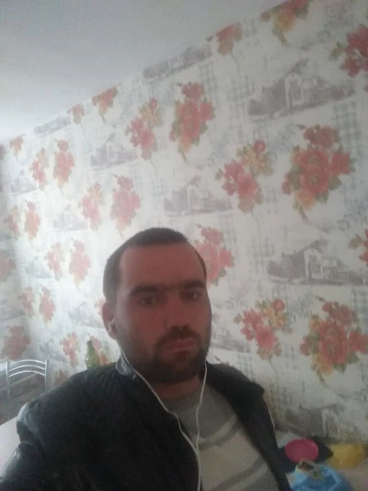  46957412  , 34 ,    