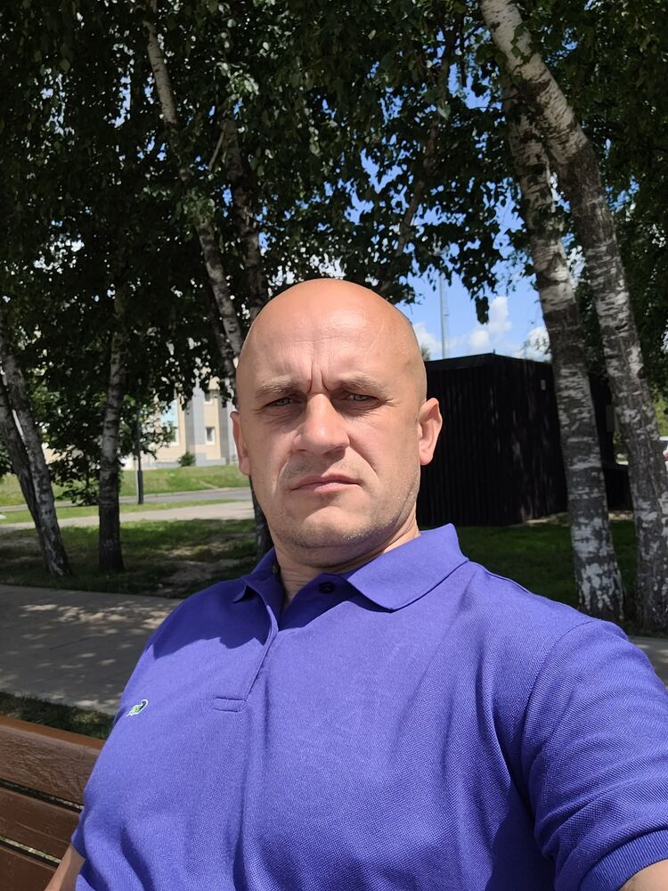  37817642  Sergei, 45 ,    