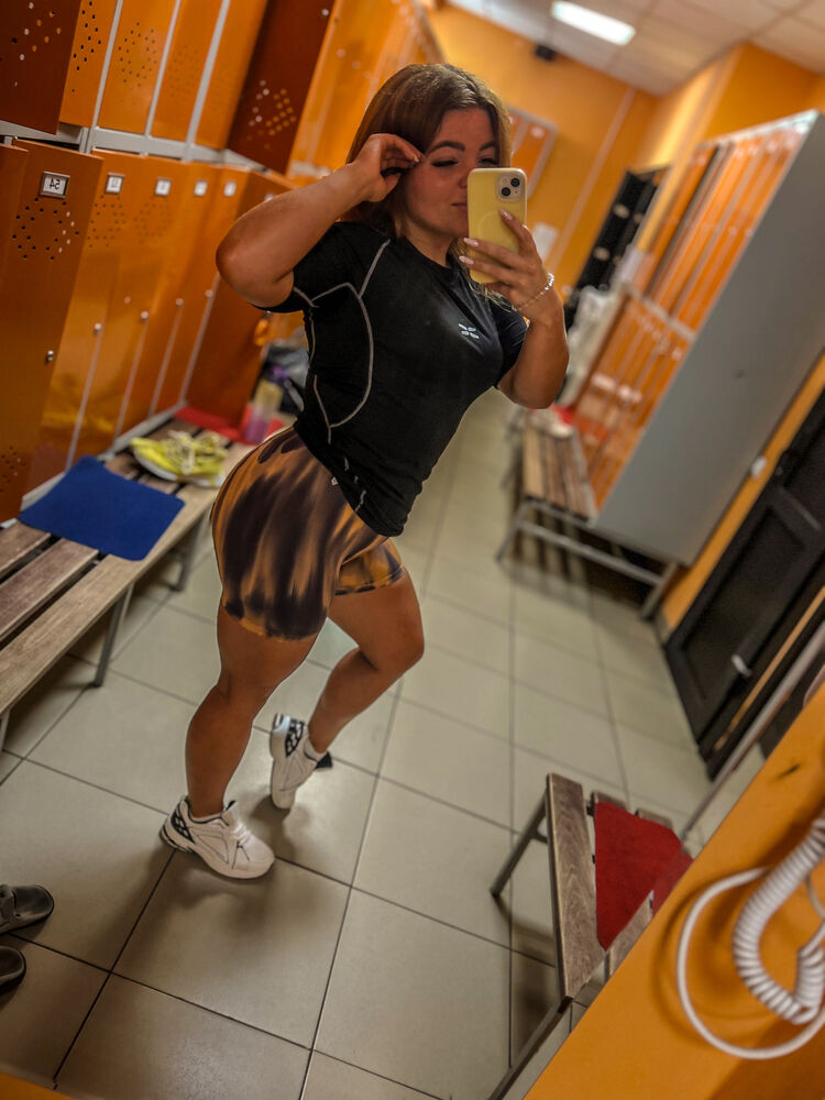  53895822  , 26 ,    