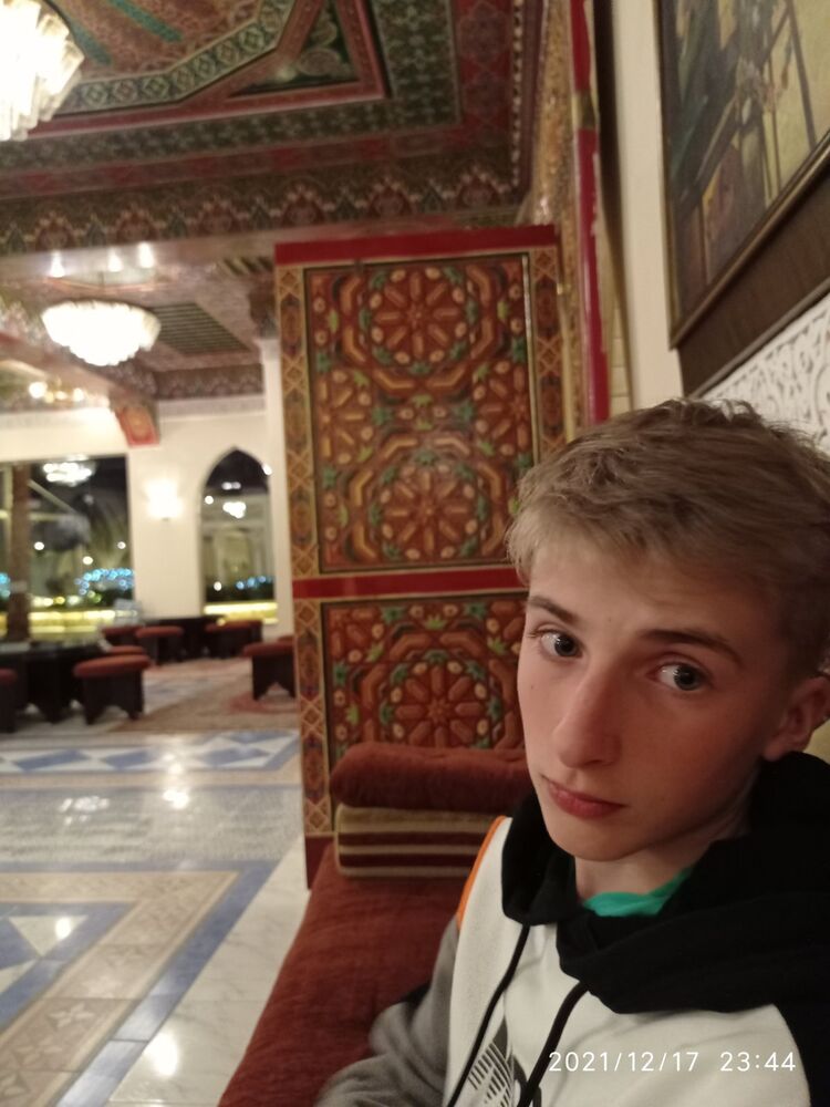  43831532  Vadim, 19 ,    