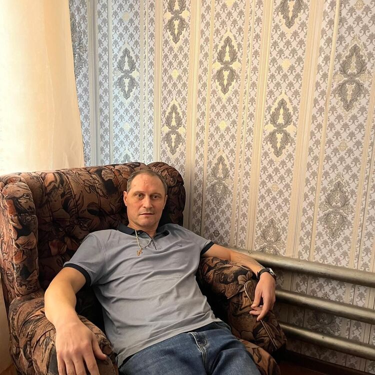  49666832  ANDREI, 45 ,    