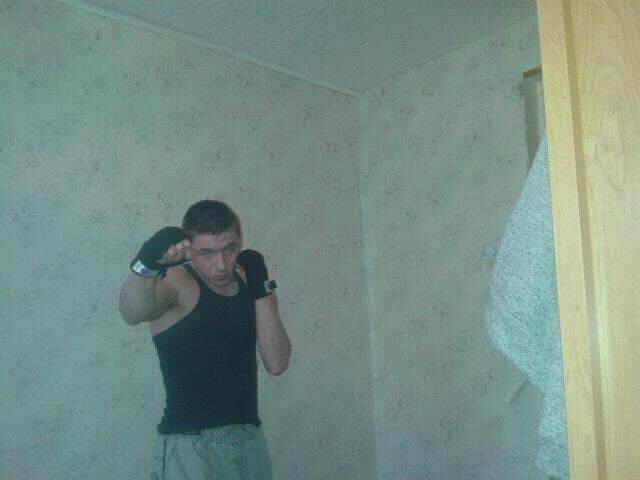  32198282  Kevin, 34 ,    