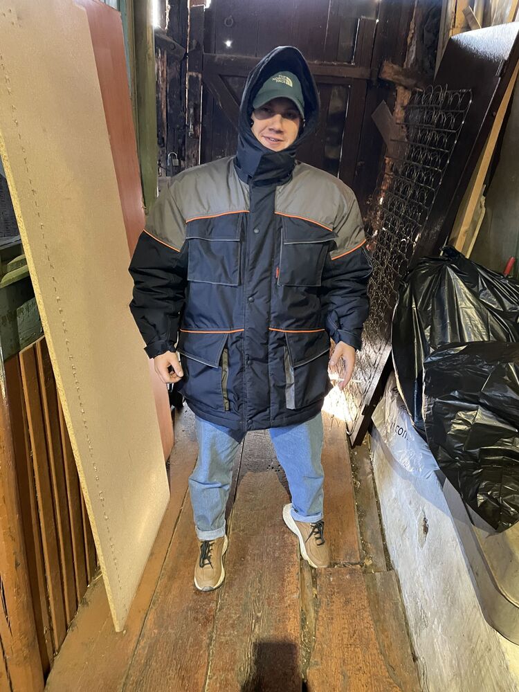  36846952  , 27 ,    -