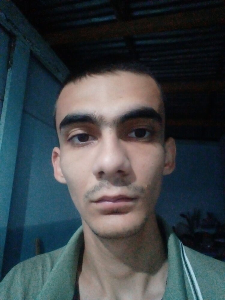  46888102  , 21 ,    