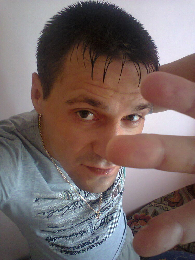  4613652  Evgenij, 40 ,    