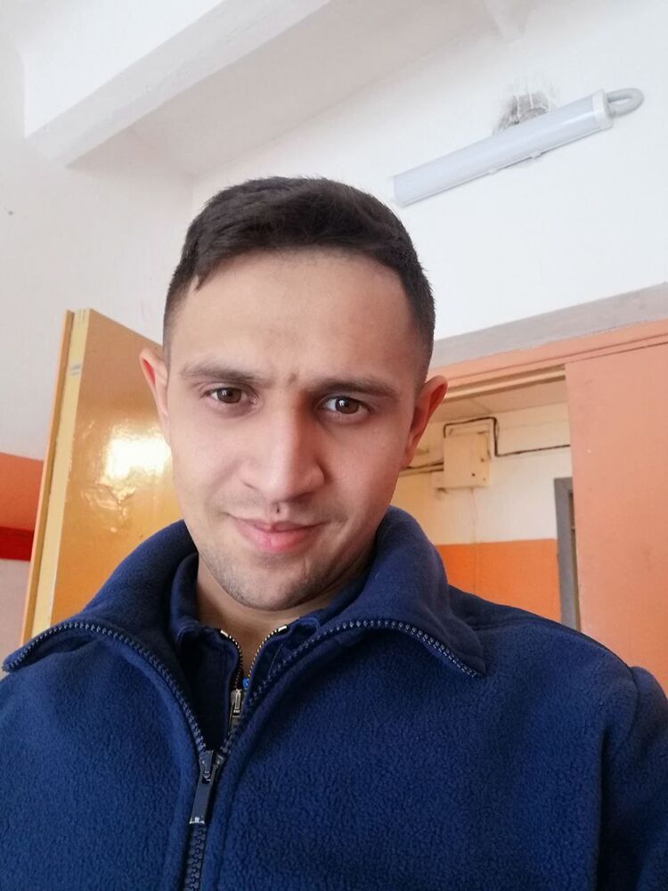  52170902  , 33 ,    