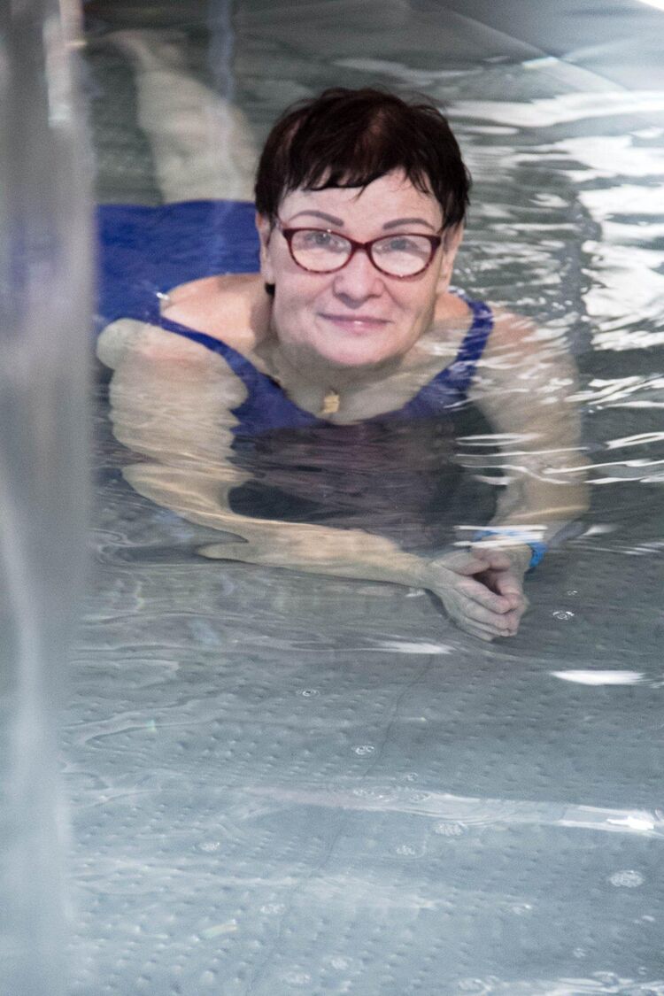  ,   Alevtina, 70 ,   ,   