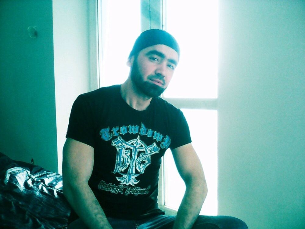  ,   ERIK, 41 ,   ,   , c 
