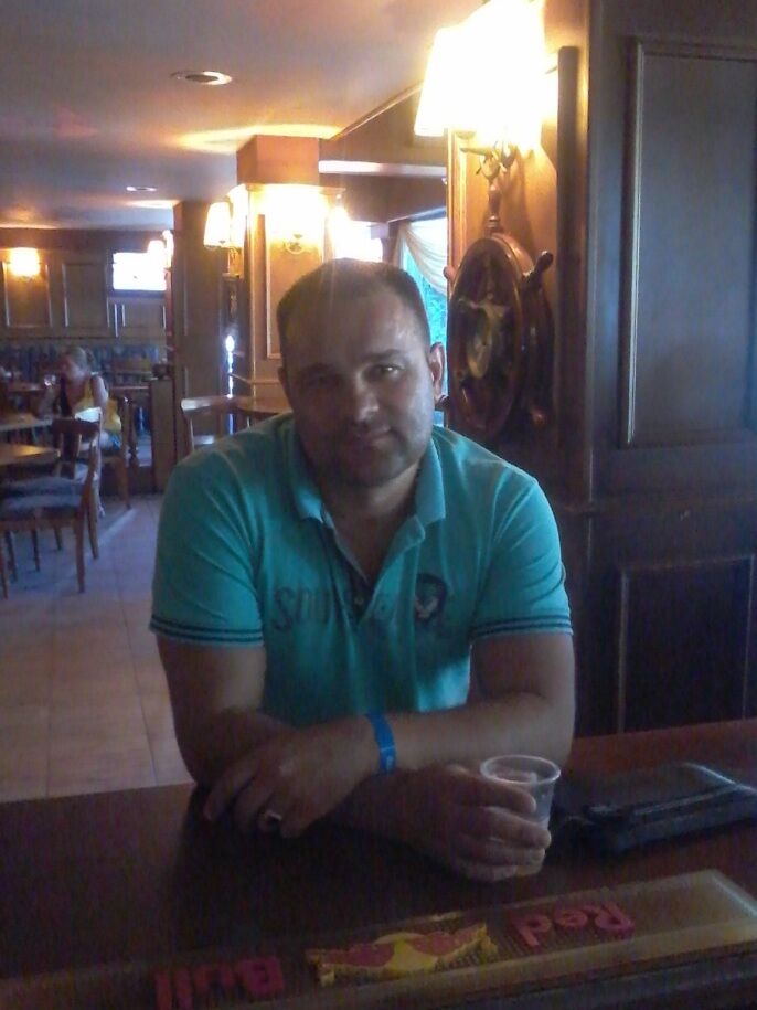  37488712  Andrei, 45 ,    