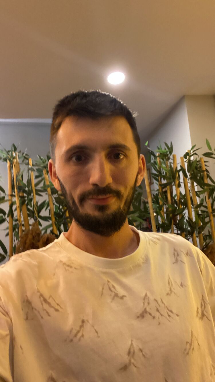  43900212  Emin, 31 ,    