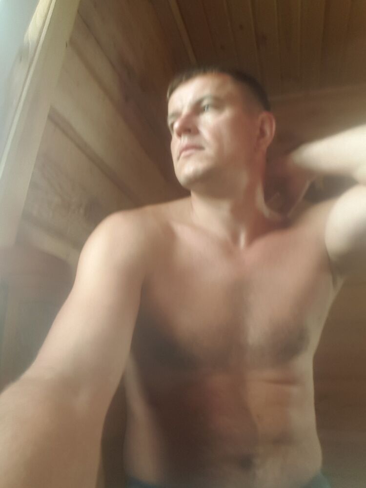  17133572  Andrej, 42 ,    