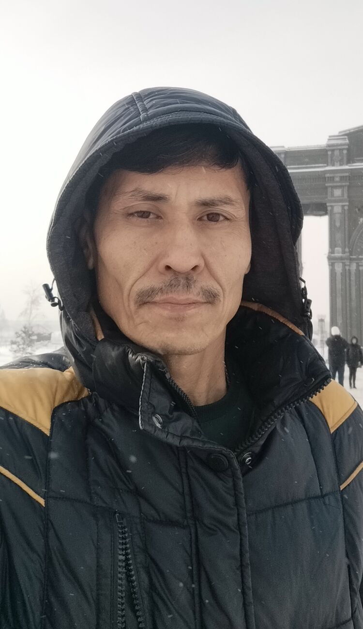  48302312  Kamol, 46 ,    