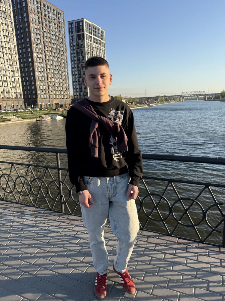  53078962  , 40 ,    Novy