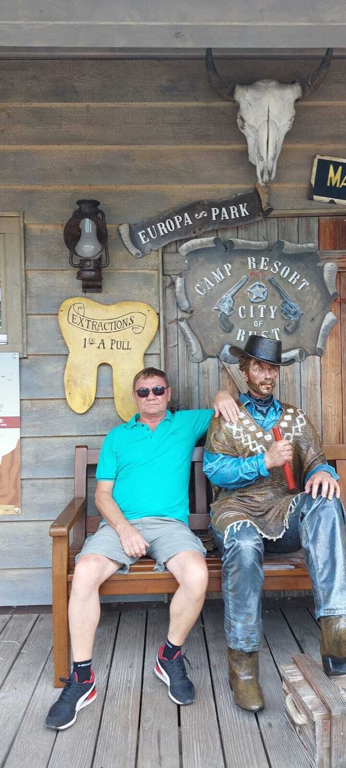  54722462  Ivan, 69 ,    