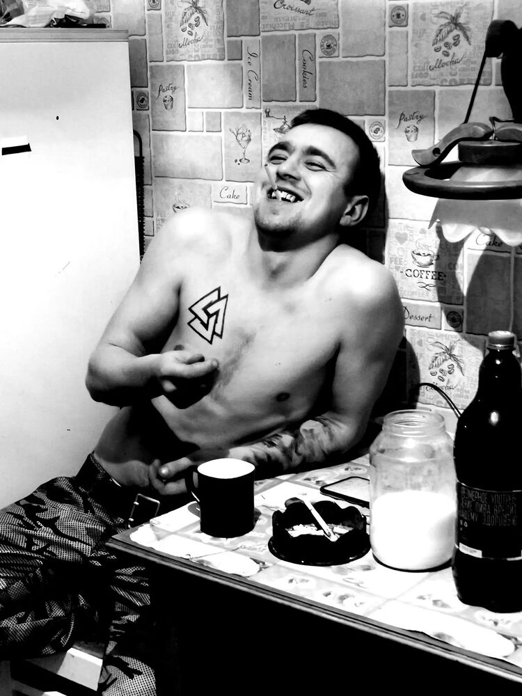  36465312  Denis, 29 ,    