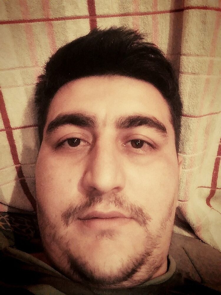  ,   Azamat, 33 ,  