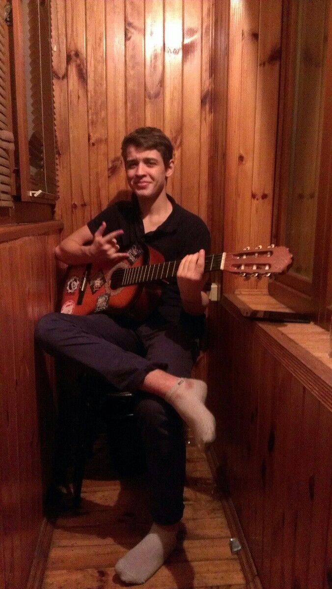  14436592  Nesasha, 27 ,    