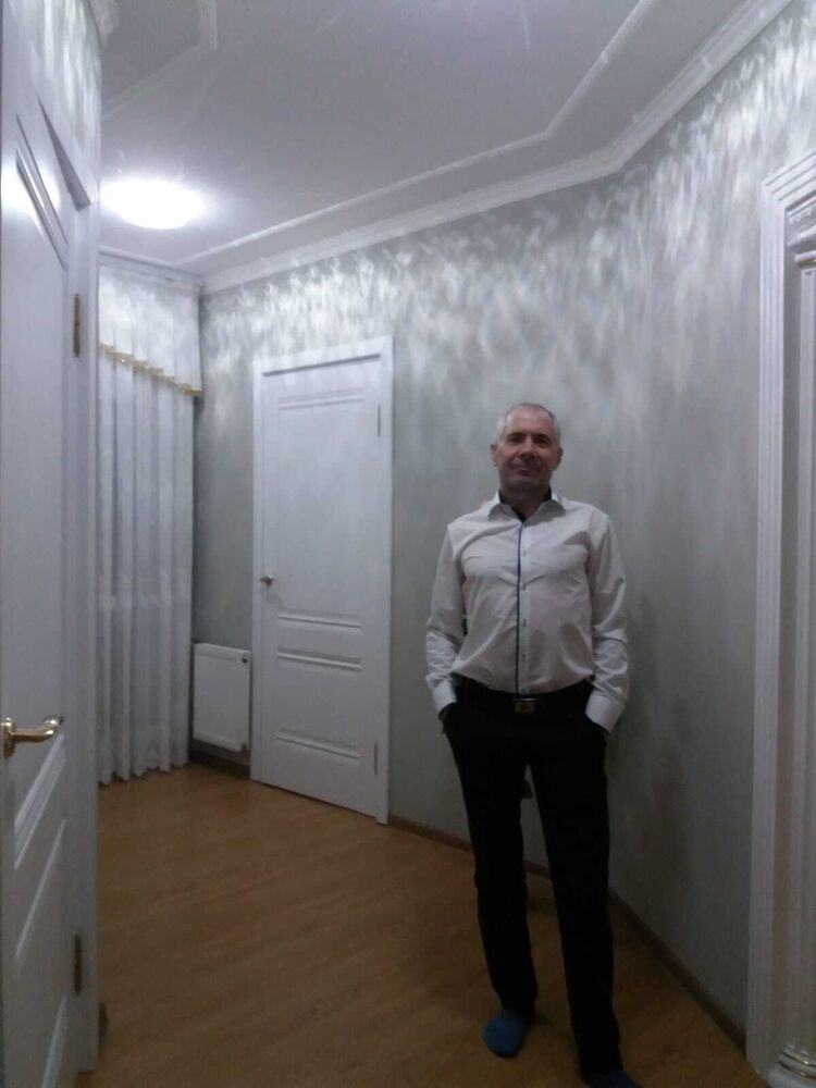  32477262  Vasile, 52 ,    