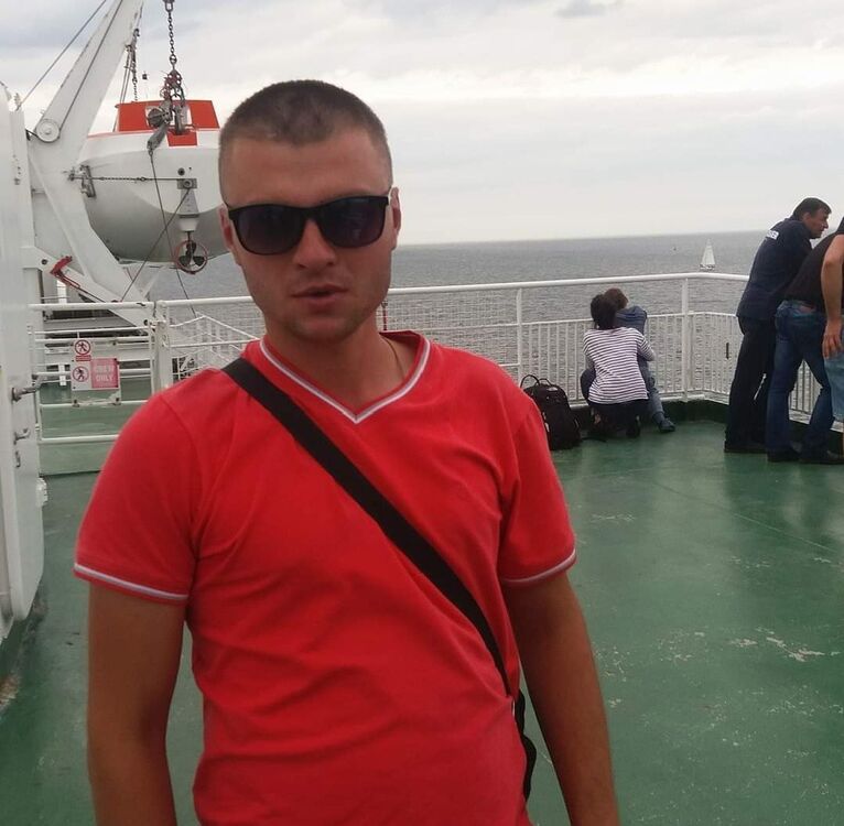  42714352  Sasha, 32 ,    